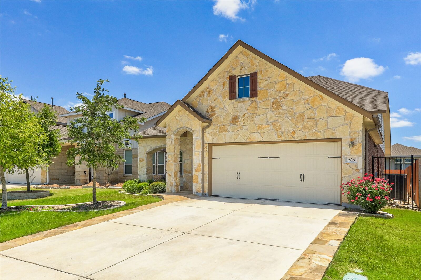 Property Photo: 205 Penna Lane TX 78628