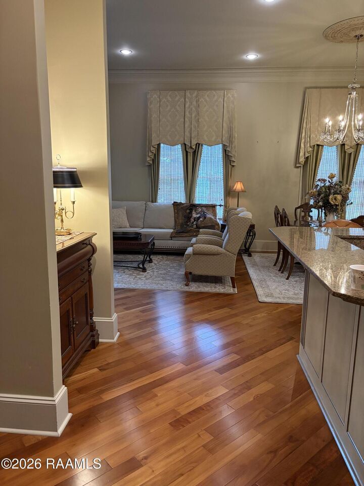 Property Photo:  302 Richland Avenue Unit 103C  LA 70508 