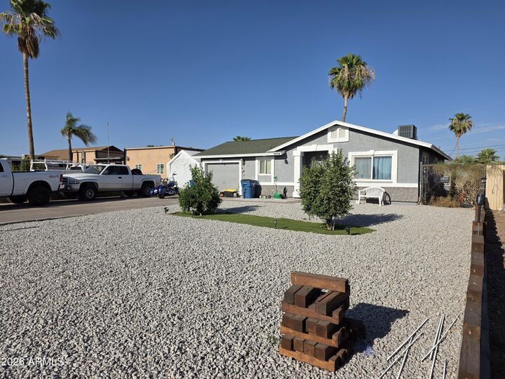 Property Photo:  2219 S Royal Palm Road  AZ 85119 