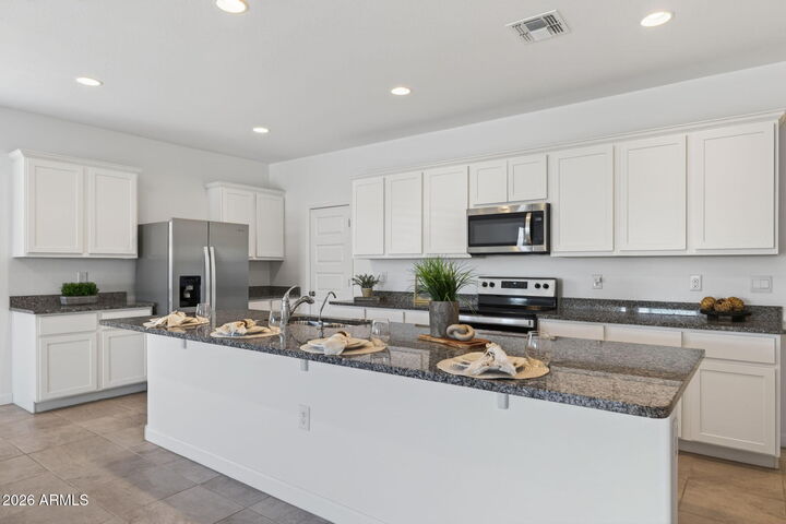 Property Photo:  2421 W Sable Avenue  AZ 85120 