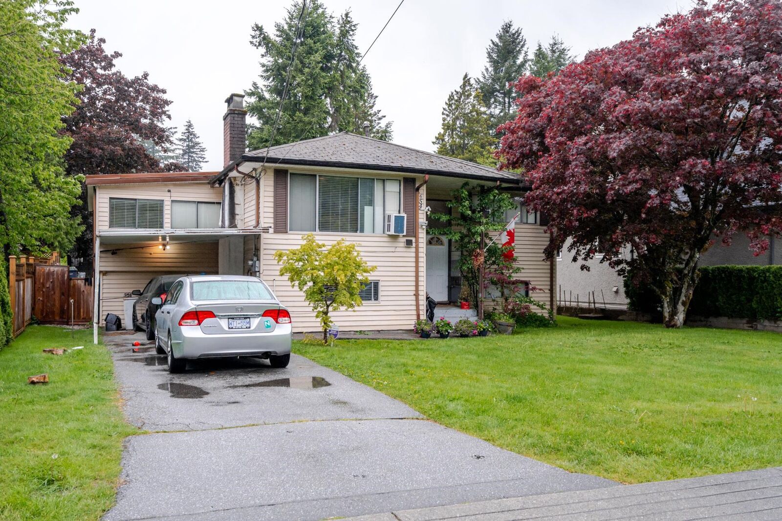 Property Photo: 654 Linton Street BC V3J 6J9