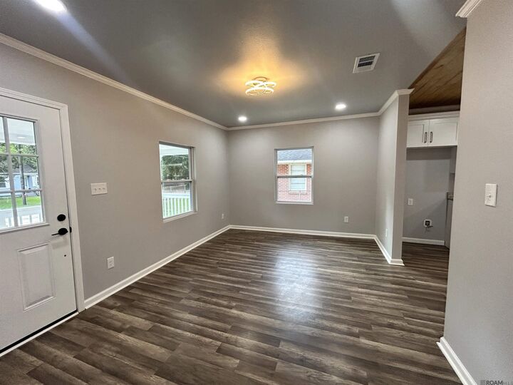 Property Photo: 3048 Voss Dr LA 70805