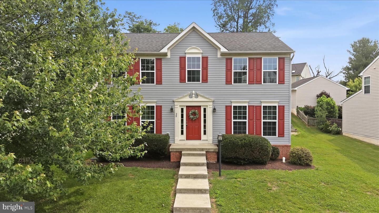 Property Photo: 20 Tilgham Place VA 20180