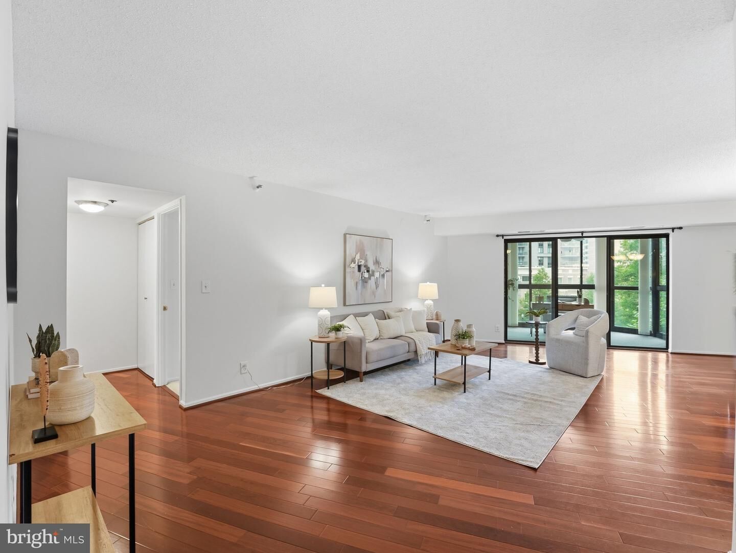 Property Photo: 1600 N Oak Street 732 VA 22209