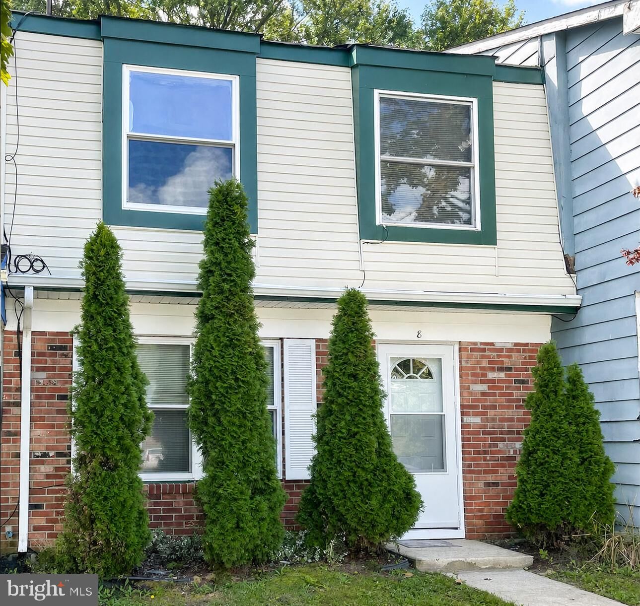 Property Photo:  8 Vernon Court  NJ 08081 