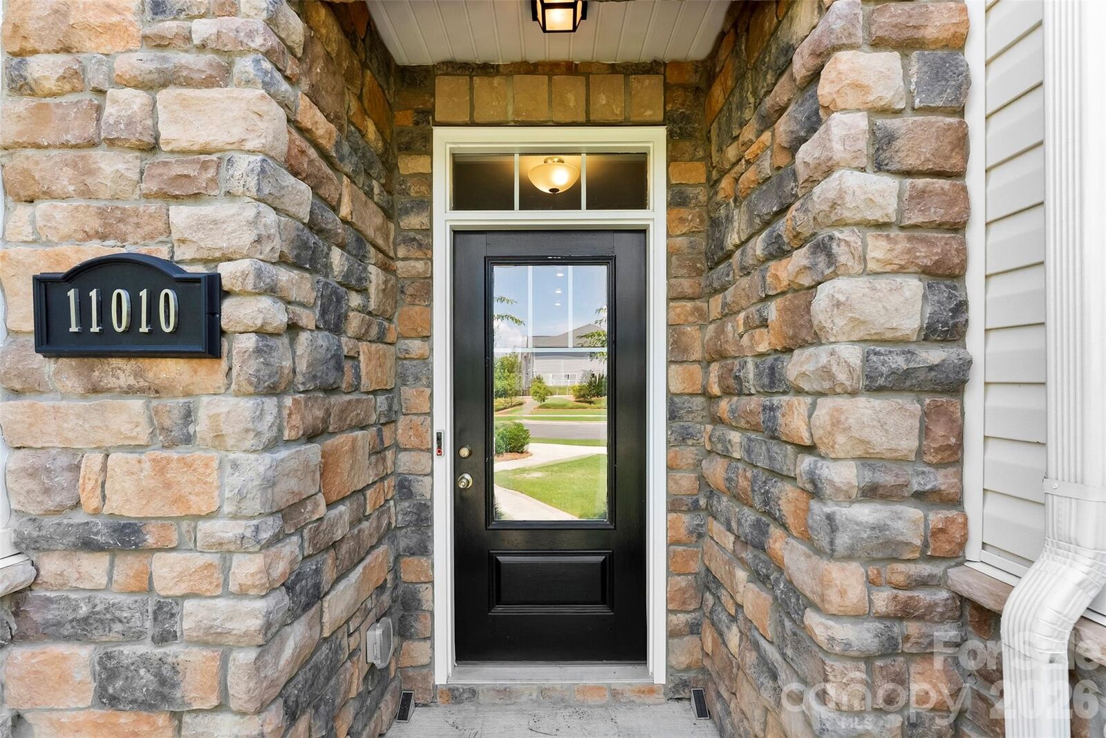 Property Photo:  11010 Chalkbark Lane  NC 28262 