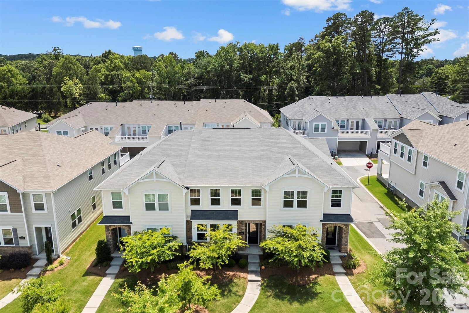 Property Photo: 11010 Chalkbark Lane NC 28262