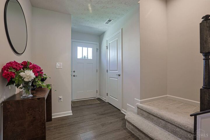 Property Photo:  25 Wentworth Lane  OH 45236 