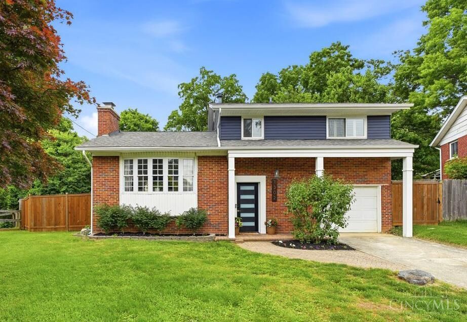 Property Photo:  1302 Moonkist Court  OH 45230 