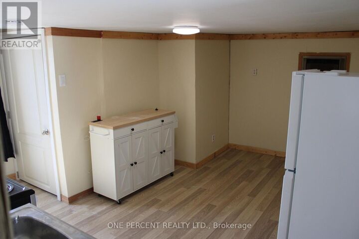 Property Photo:  80 Poplar Avenue B  ON P2N 2M9 