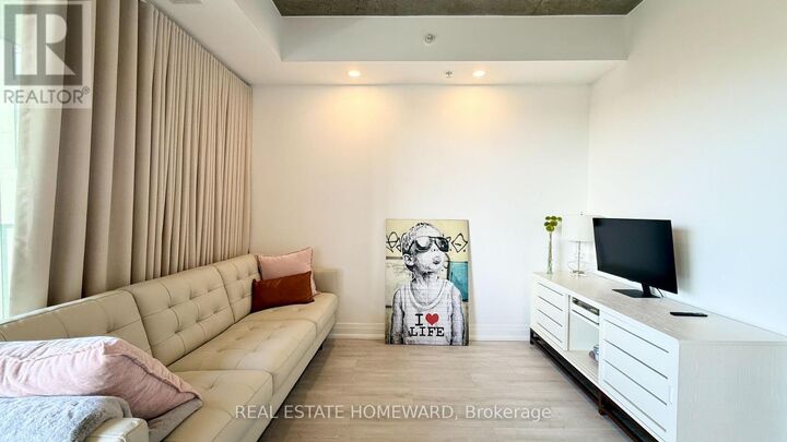 Property Photo: 32 Camden Street 706 ON M5V 0G4