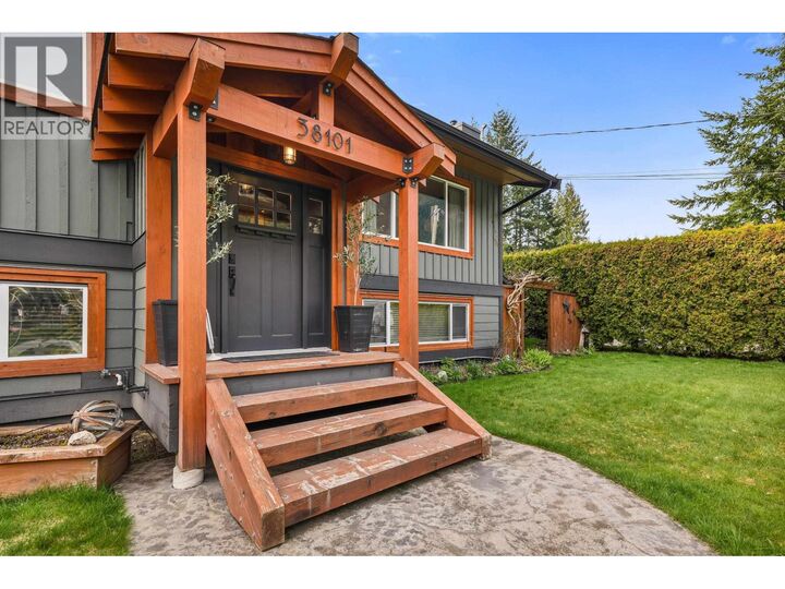 Property Photo: 38101 Chestnut Avenue BC V8B 0X6