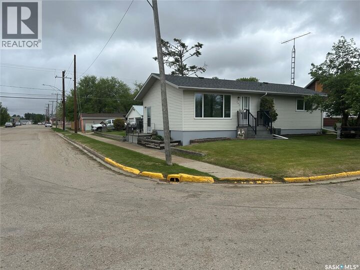 Property Photo: 202 2nd Street W SK S0E 0L0