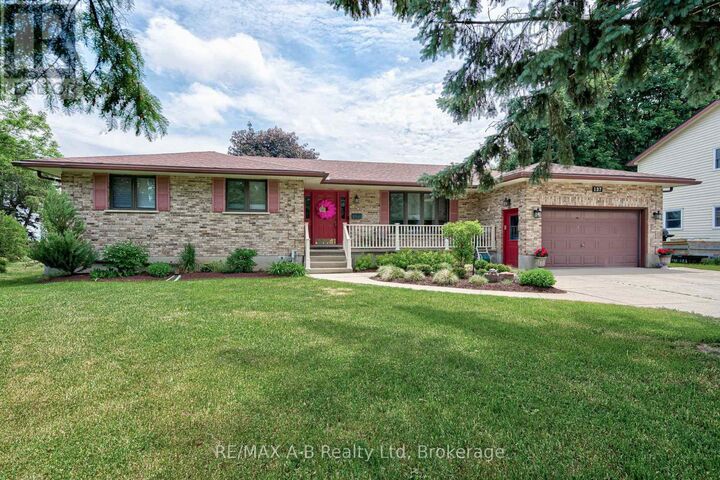 137 Mitchell Court — photo 1