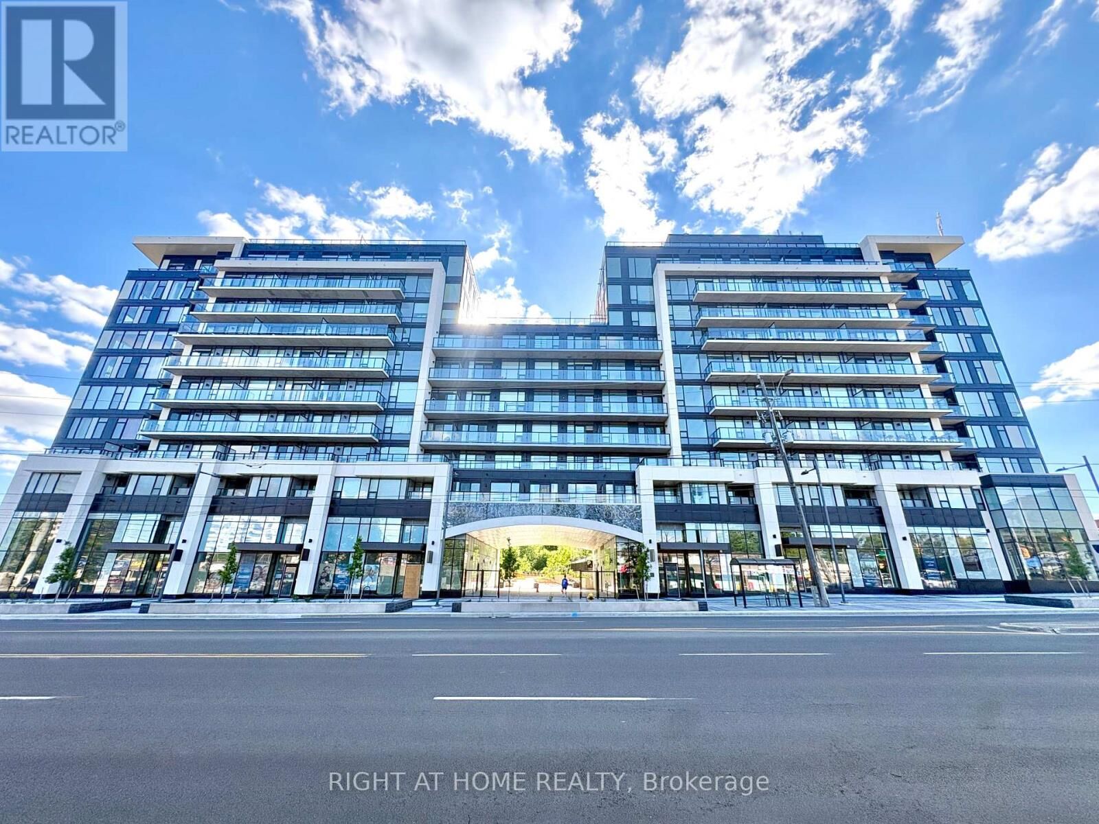 Property Photo:  8188 Yonge Street 221  ON L4J 0M2 