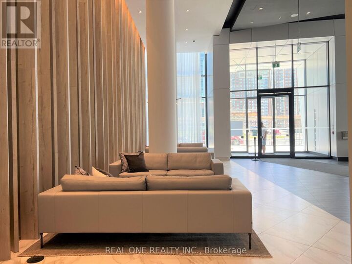 Property Photo:  3900 Confederation Parkway 5001  ON L5B 0M3 