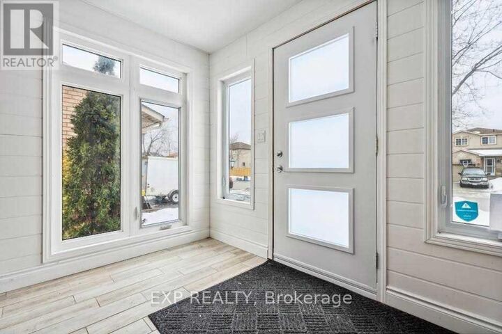 Property Photo:  84 Butternut Drive  ON L4N 9Z6 
