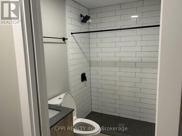 Property Photo:  70 King Street East 313  ON L1H 0A2 