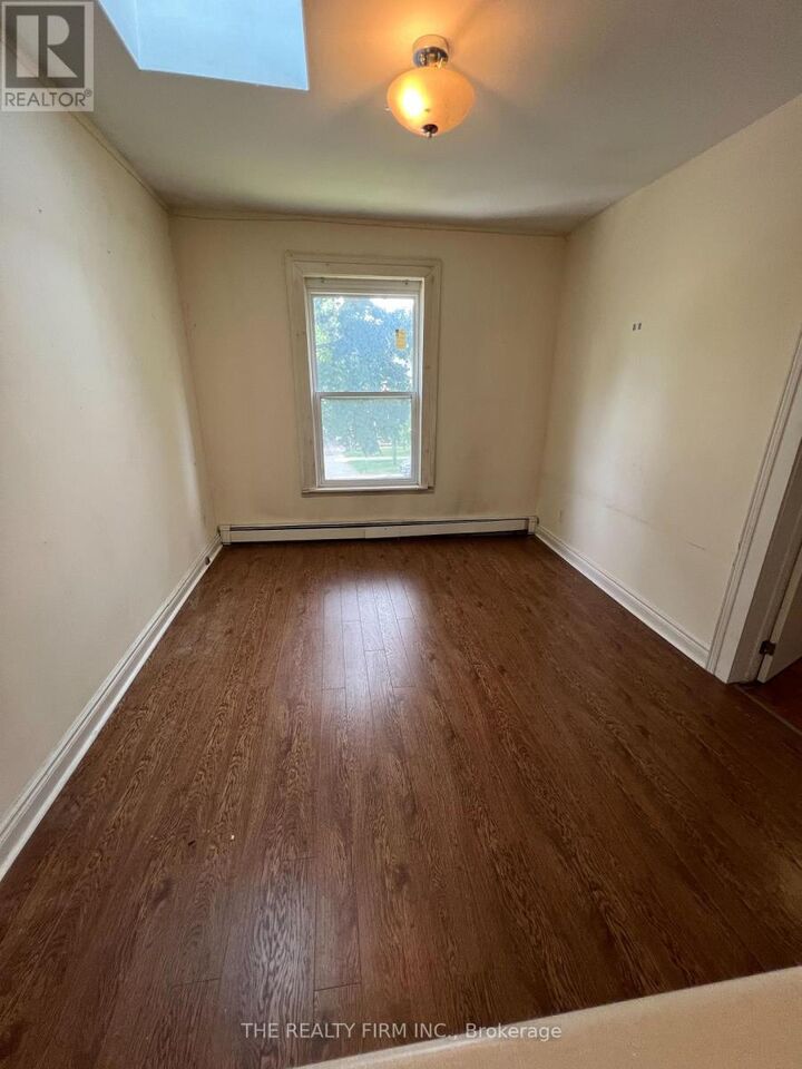 Property Photo: 22 Victor Street 3 ON N6C 1B7