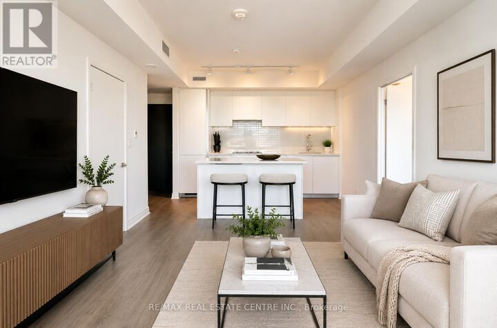 Property Photo:  4015 The Exchange 5903  ON L5B 0N9 