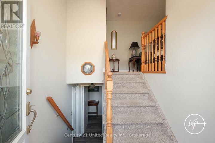 Property Photo: 2606 Foxmeadow Road ON K9L 1X3