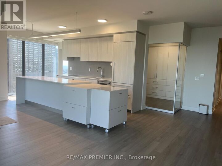 Property Photo:  8 Cumberland Street 3506  ON M4W 1J5 