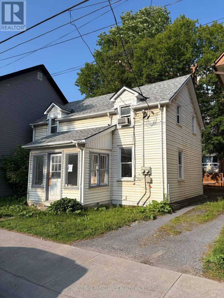 Property Photo:  359 Division Street  ON K7K 4A4 
