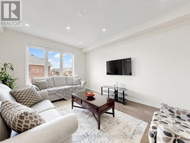 Property Photo: 2715 Sapphire Drive ON L1X 0G3