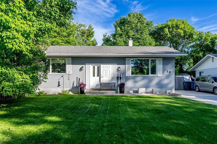 Photo de la propriété:  10 Oakridge Bay  MB R2M 4G9 