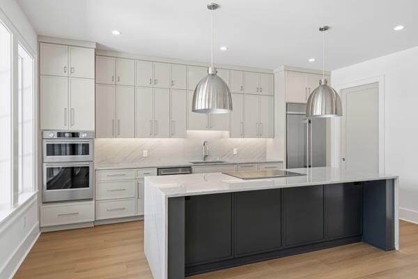 Property Photo: 21522 Dolphin Avenue FL 32413