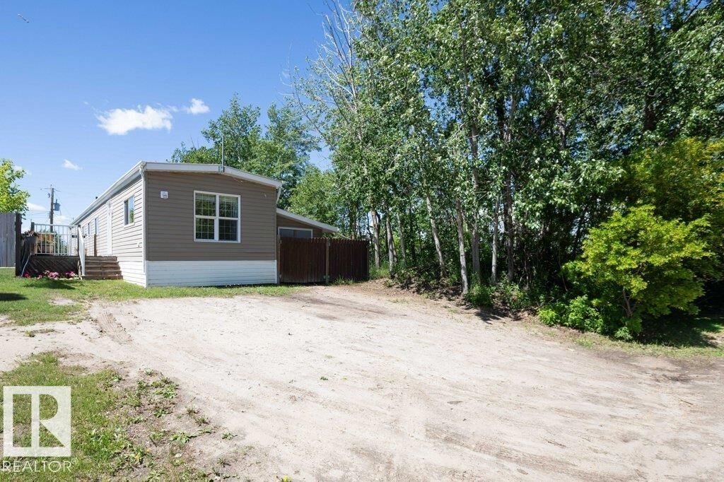 Property Photo:  4816 51 Street  AB T0G 0H0 
