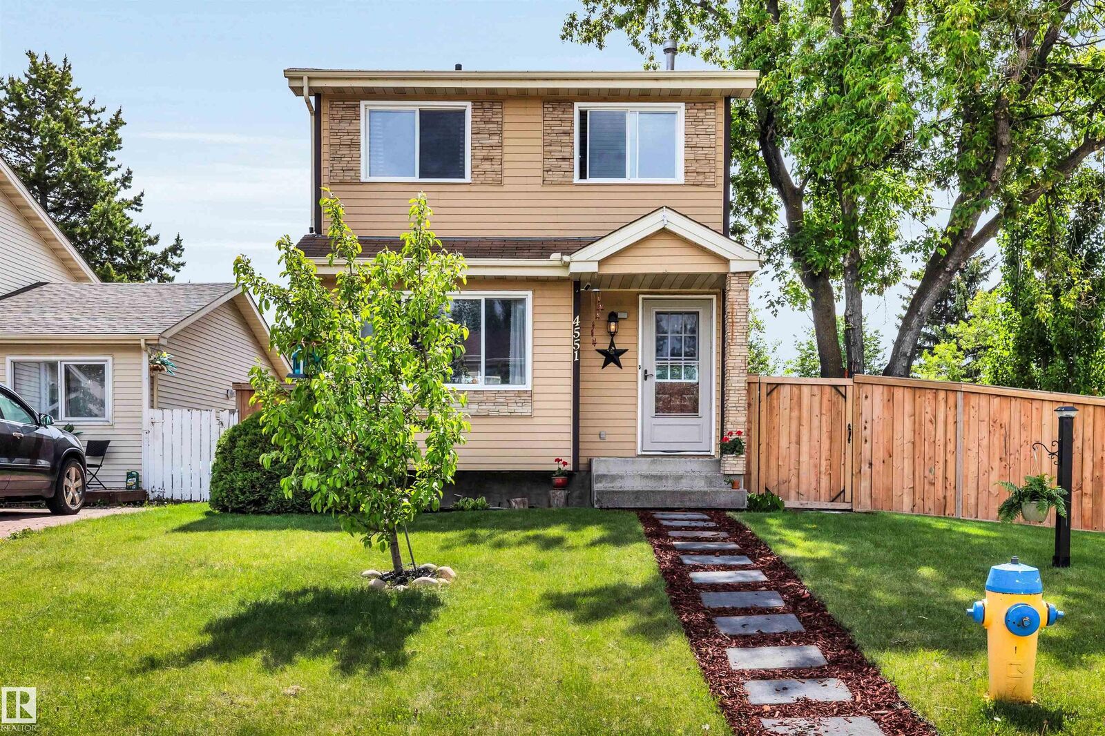 Property Photo: 4551 33A Avenue NW AB T6L 4X2