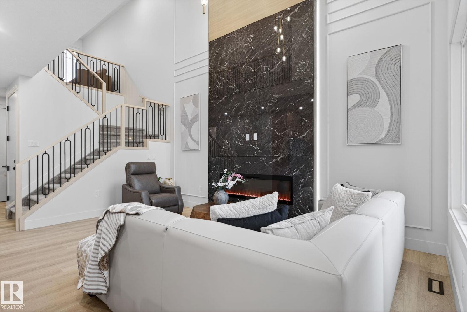 Property Photo: 1707 47 Street SW AB T6X 1Y4