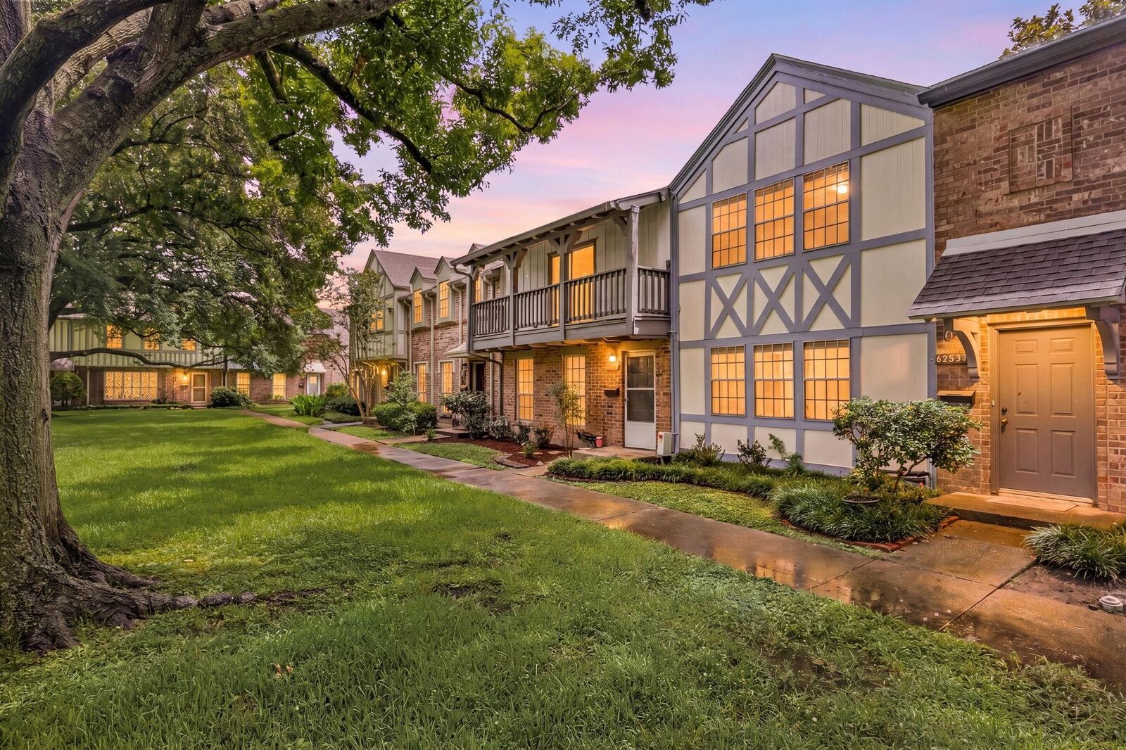 Property Photo:  10328 Hammerly Boulevard 10  TX 77043 