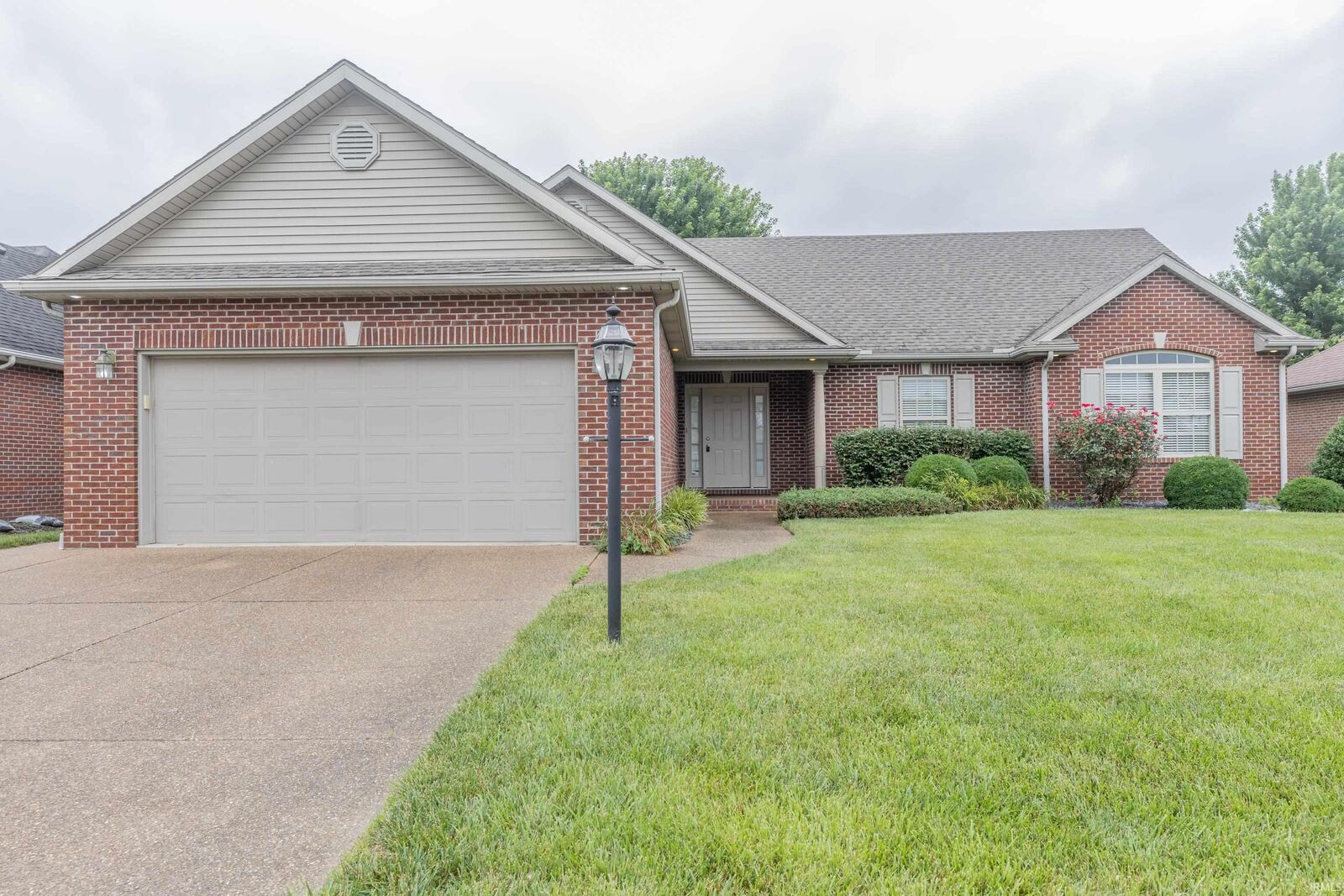 Property Photo: 4715 Mansfield Drive IN 47630