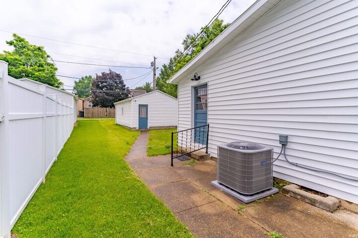 Property Photo:  3406 Hartmetz Avenue  IN 47712-4809 