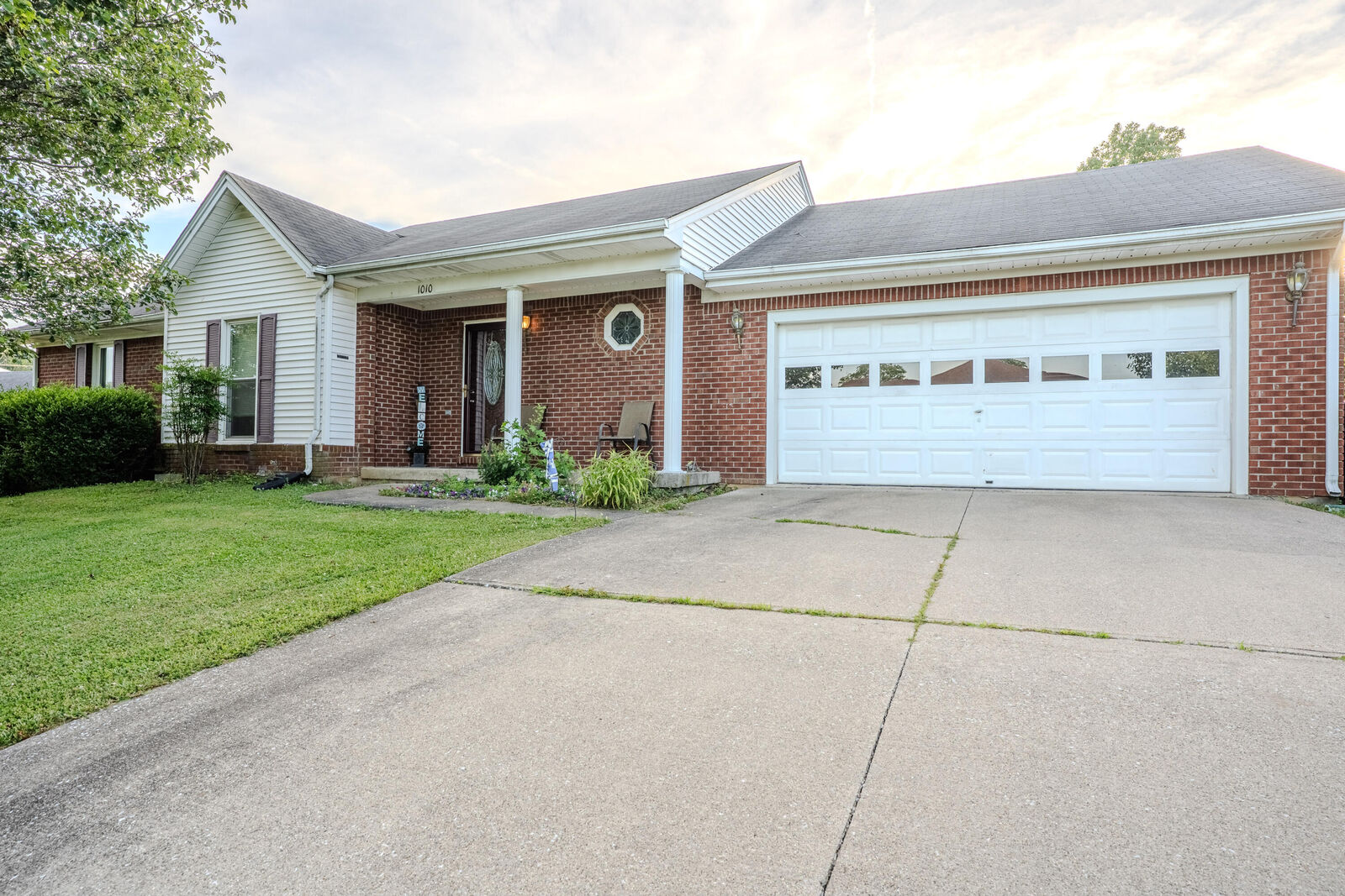 Property Photo:  1010 Tamworth Lane  KY 40601 