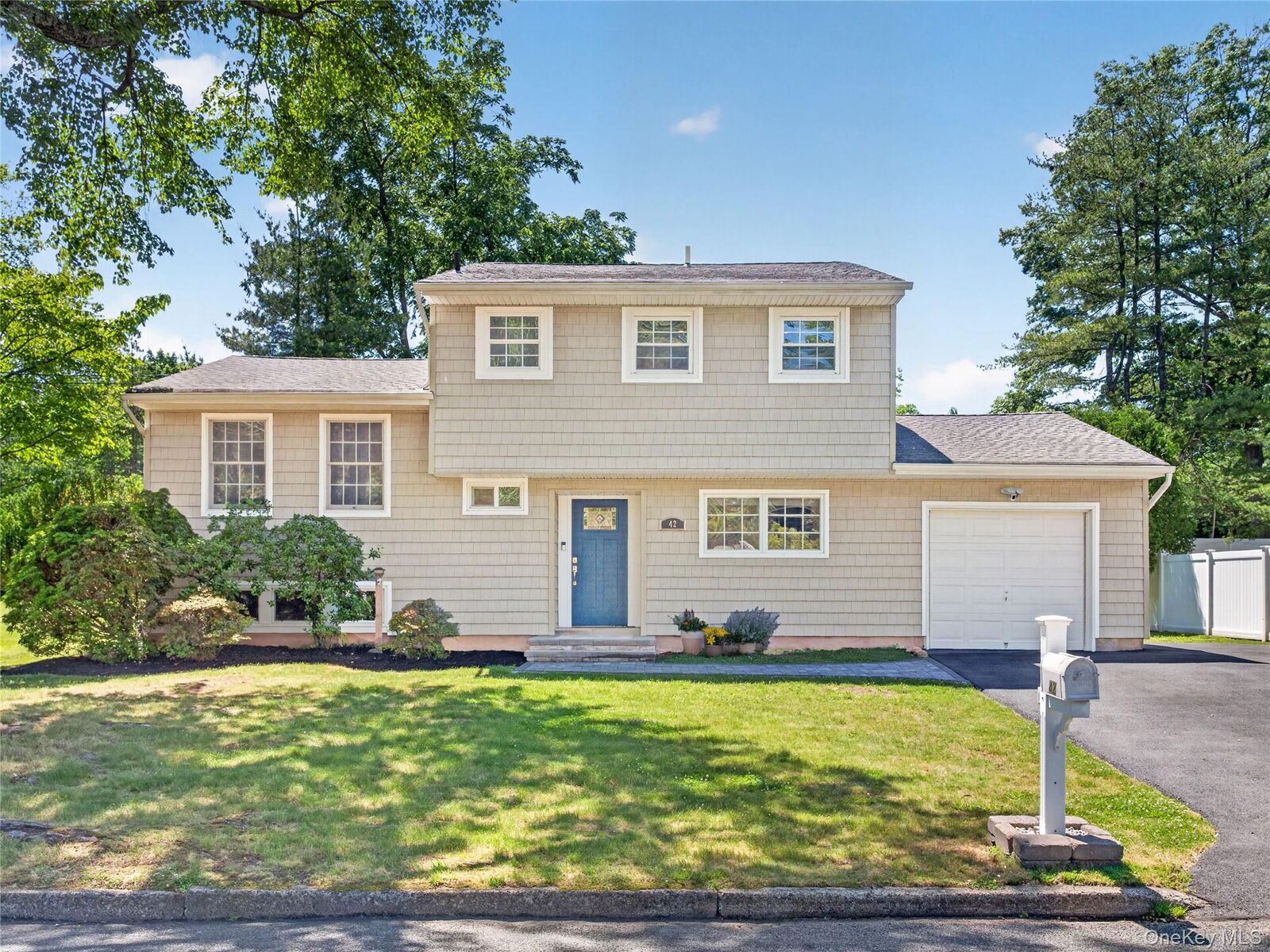 Property Photo:  42 Chestnut Oval  NY 10962 
