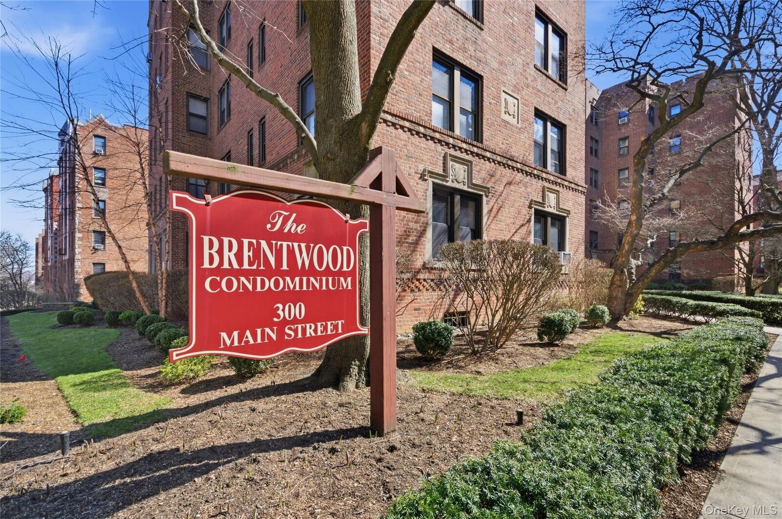 Property Photo:  300 Main Street 2A  NY 10601 