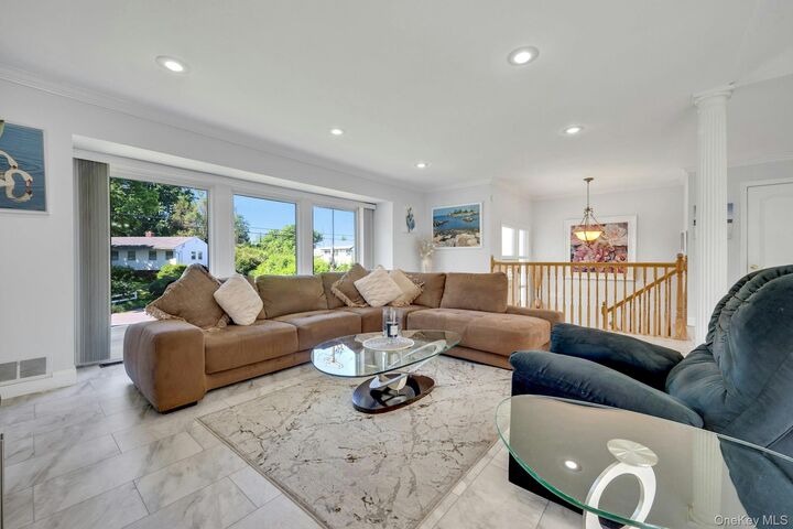 Property Photo:  101 Windsor Oval  NY 10805 