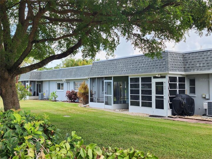 Property Photo: 4105 35th Avenue W 4105 FL 34205