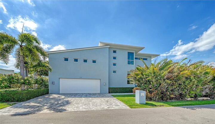 Property Photo:  705 Jungle Queen Way  FL 34228 