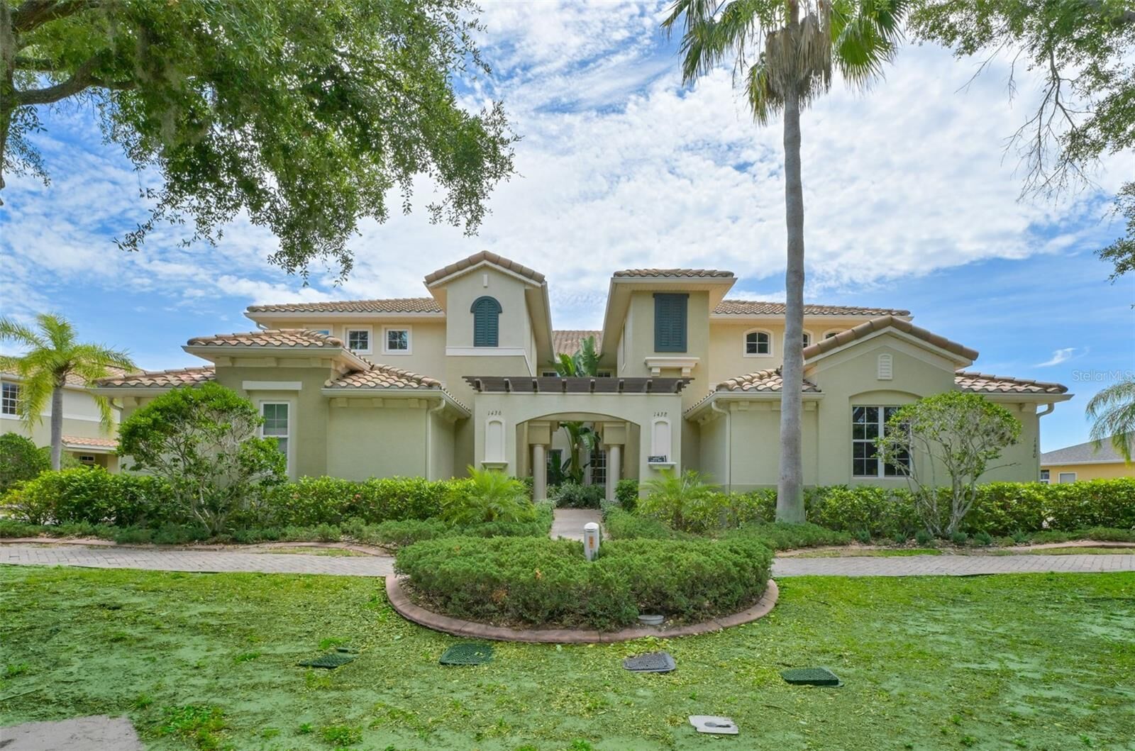 Property Photo:  1440 Emerald Dunes Drive  FL 33573 