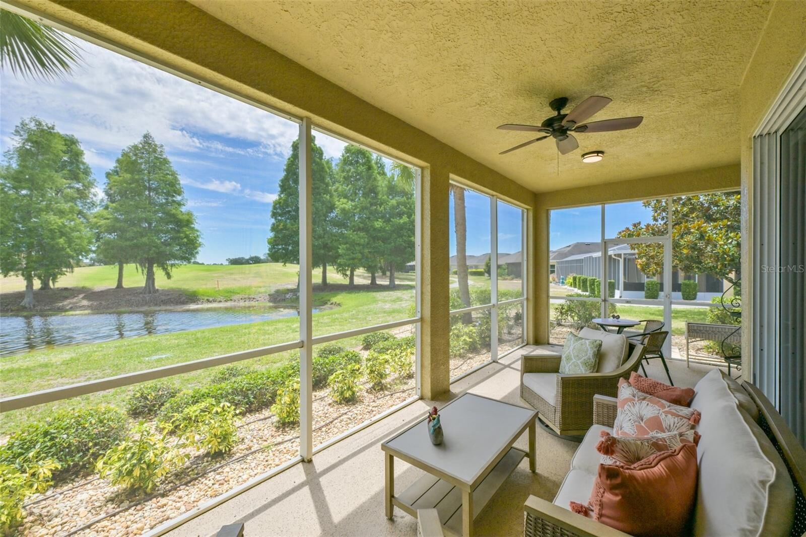 Property Photo:  1440 Emerald Dunes Drive  FL 33573 