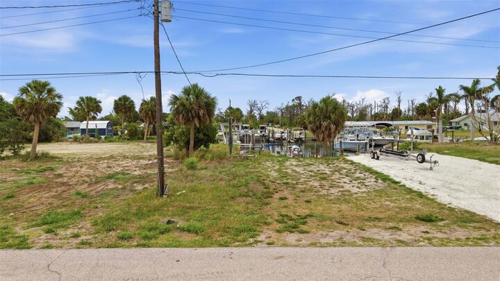 Property Photo: 1949 Pennsylvania Avenue Bl1 FL 34224