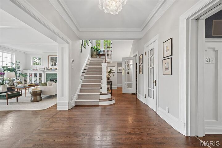 Property Photo: 53 Kingsbury Place MO 63112
