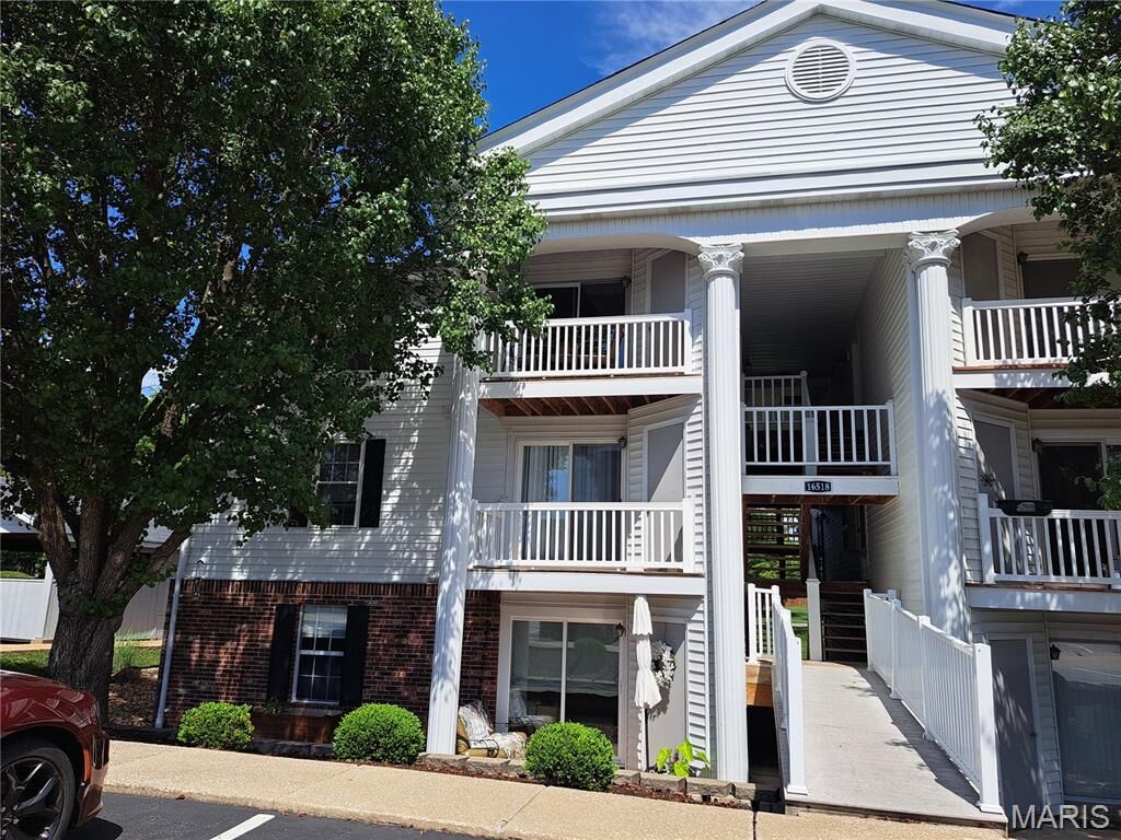 Property Photo: 16518 Victoria Crossing Drive J MO 63040