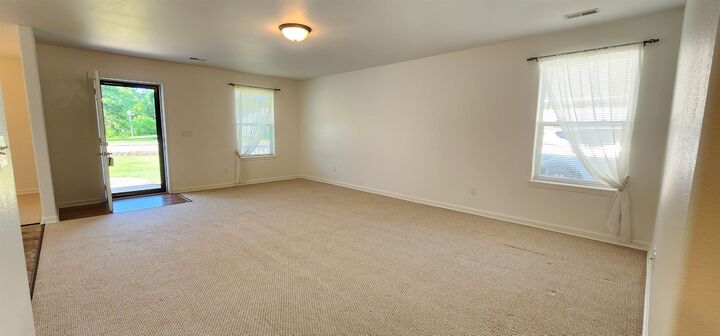 Property Photo:  1506 4th Ave NW  ND 58703 