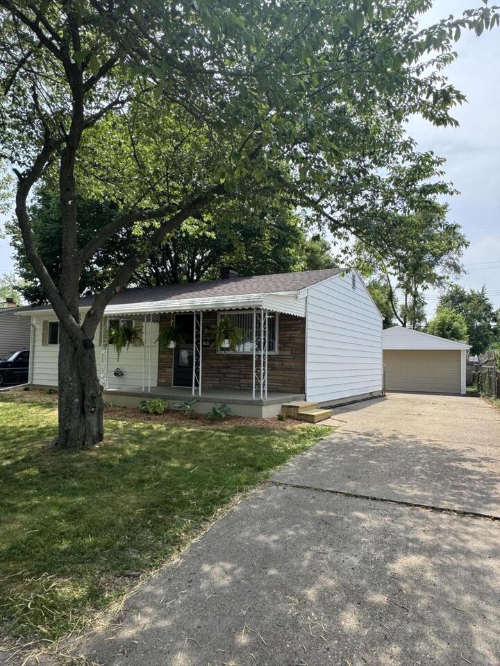 Property Photo: 1051 1051 Redleaf Lane Lane MI 48198