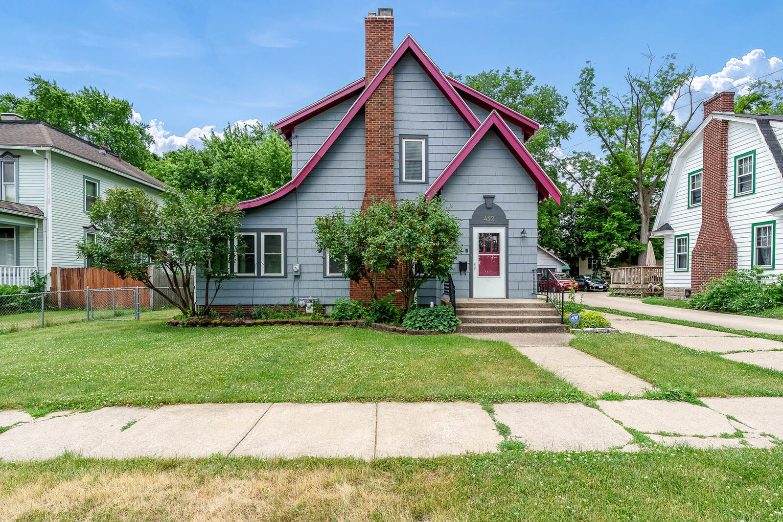 Property Photo:  412 N State Street  IL 61008 